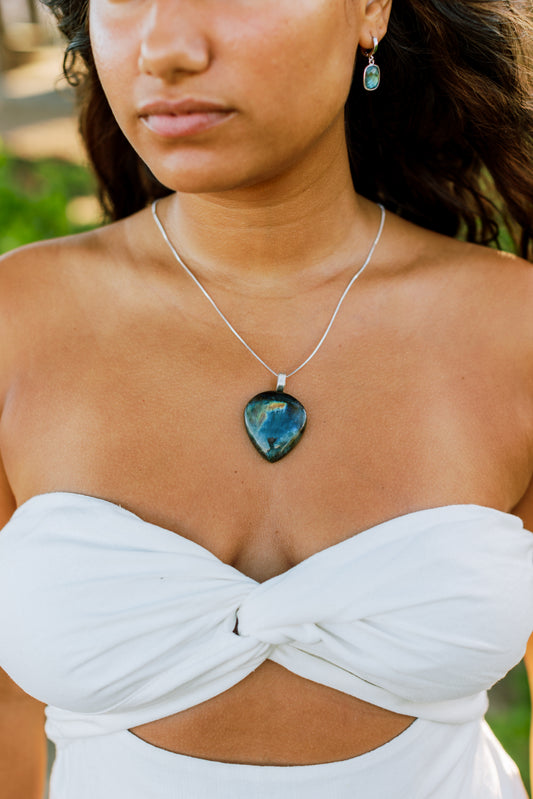 Keli’i Labradorite Necklace